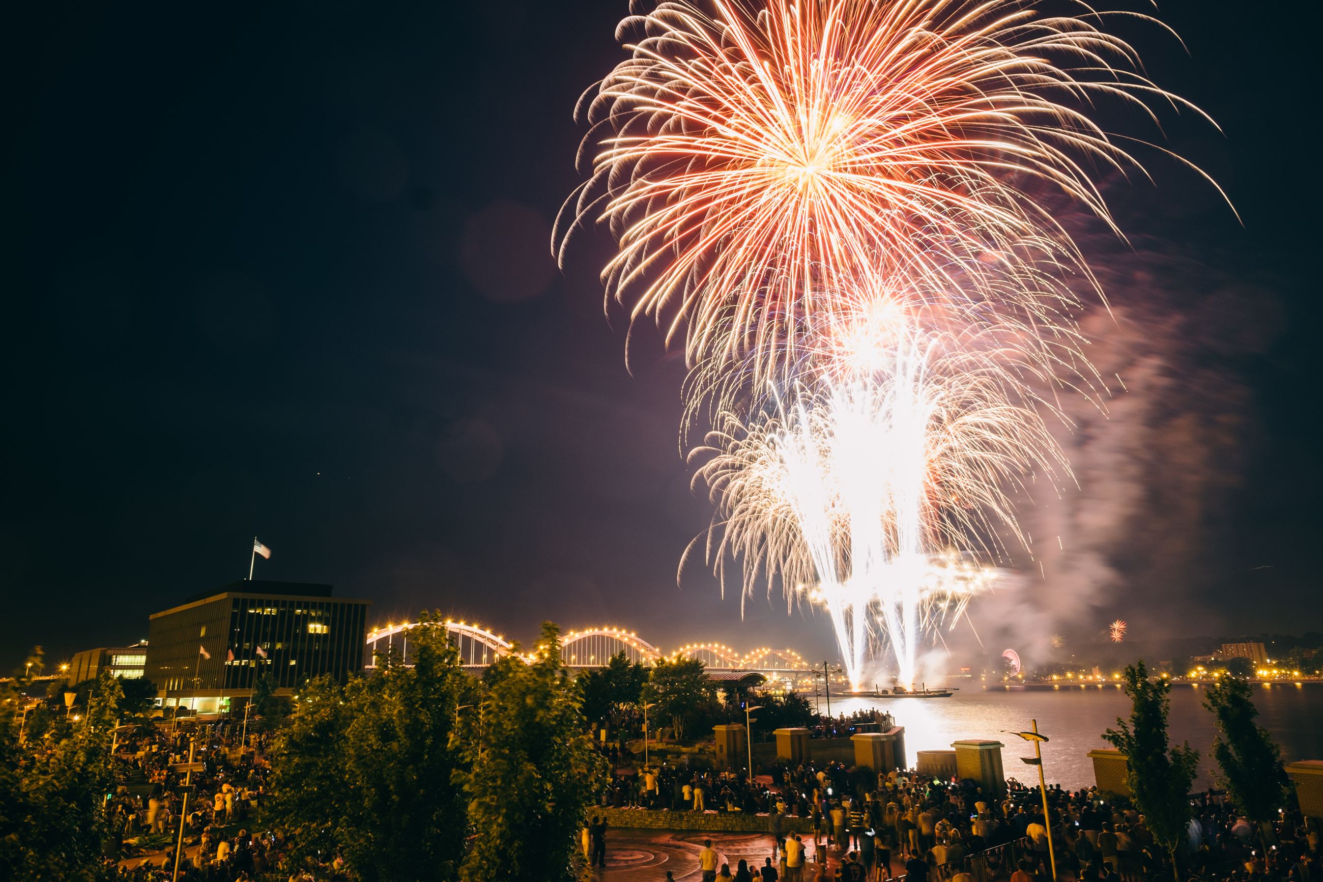 red white boom fireworks
